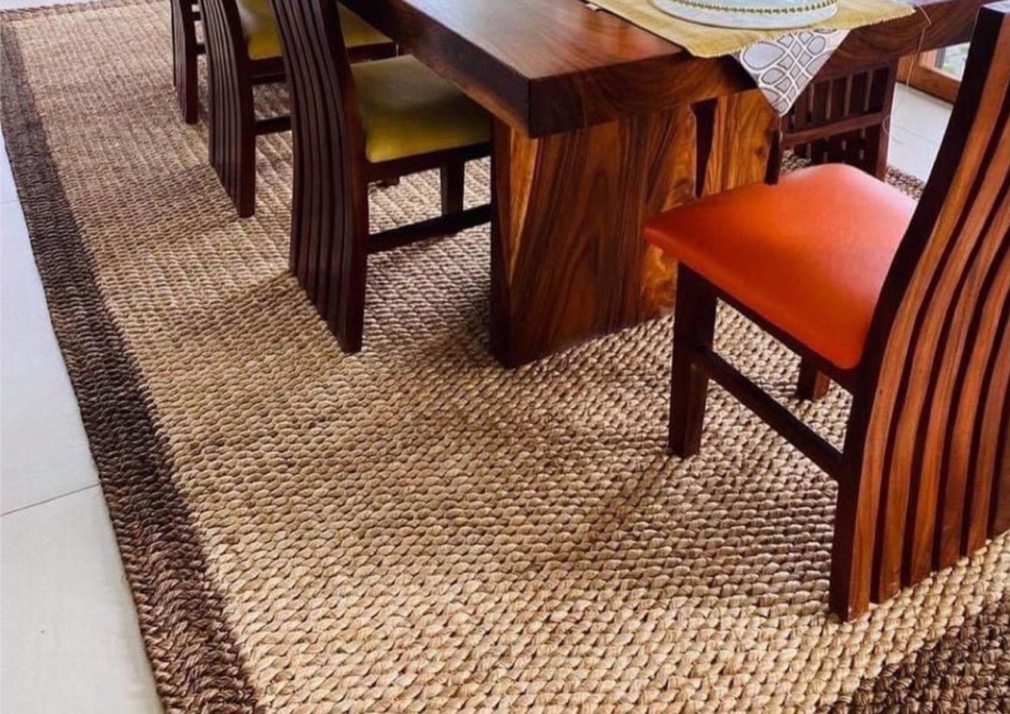 HIGH SIDE W/BROWN BORDERS